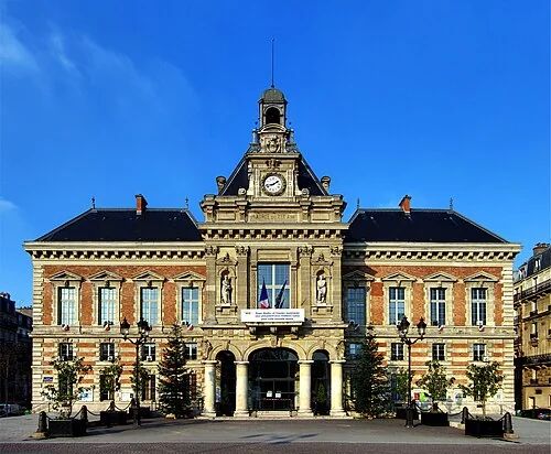 The town hall of Paris XIXe arrondissement, built between 1876 et 1878 by the architect Gabriel Davioud.